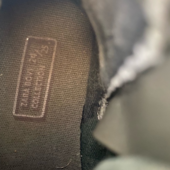 Bundle of boys size 6 old navy/ zara shoe… - Picture 6 of 6